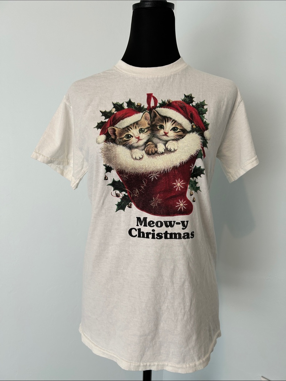 Urban Outfitters White Holiday Cat Tee with Red & Green Kitten Graphic